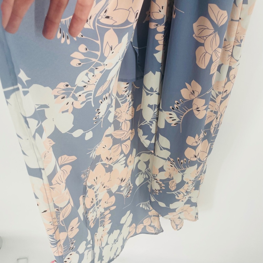 ASTR The Label Blue Floral High Low Wrap Maxi Dress size M Feminine Garden - Picture 7 of 16